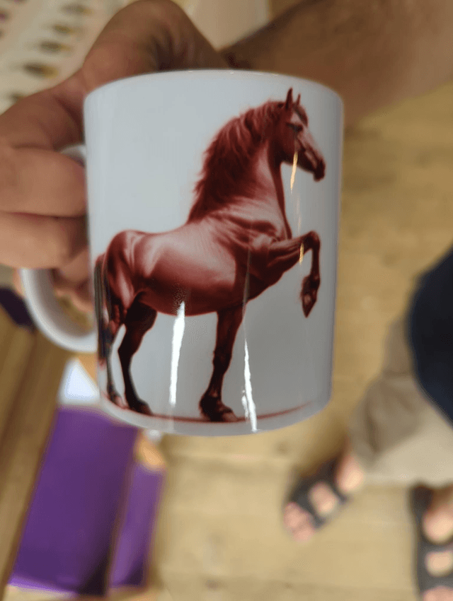 M027 mug chevaux noirs
